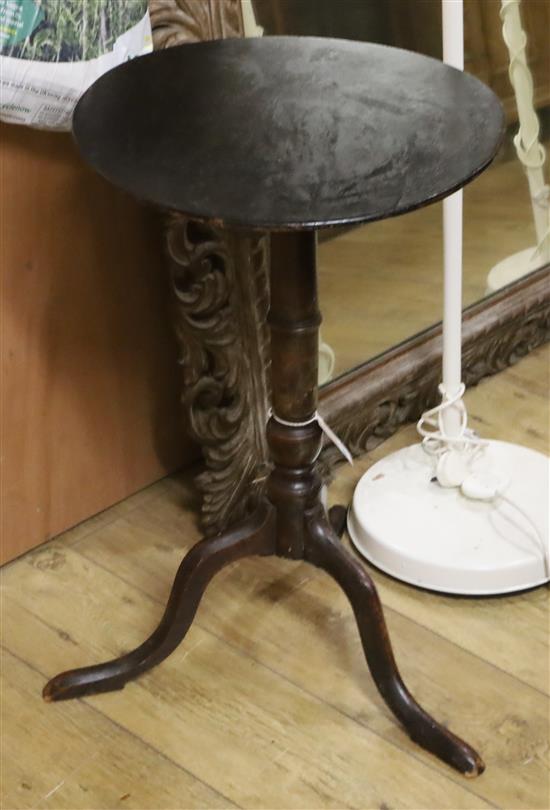 A 19th century oak circular topped tripod wine table Diameter 45cm